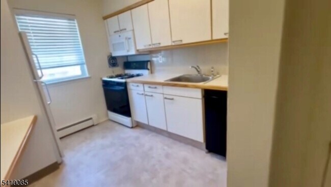 Foto del edificio - 2467 NJ-10