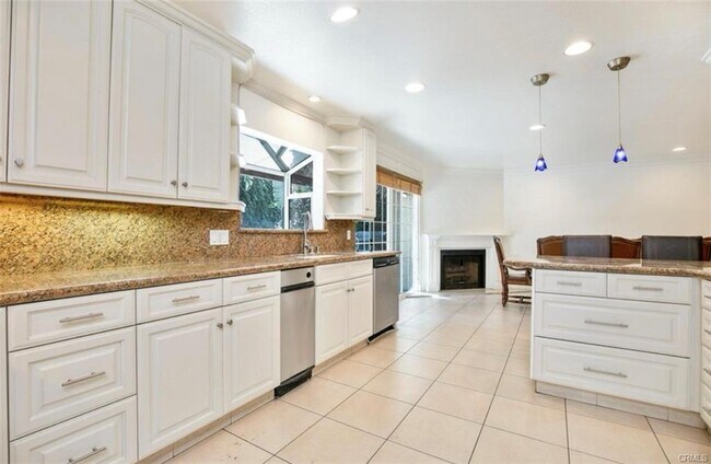 Foto del edificio - 5954 Wilkinson Ave
