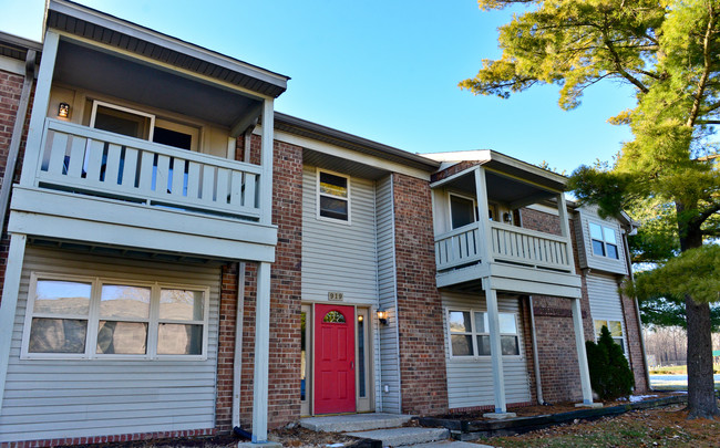 Building Photo - Twin Lakes Apartments