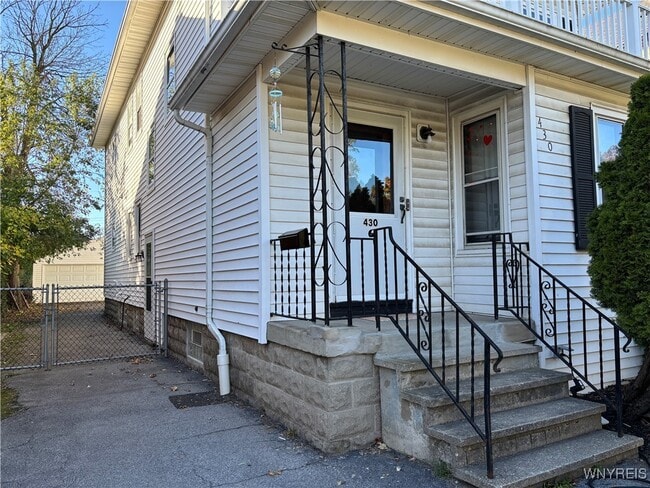 Building Photo - 430 Colvin Ave