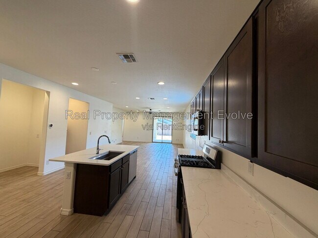 Building Photo - 5731 W Encinas Ln