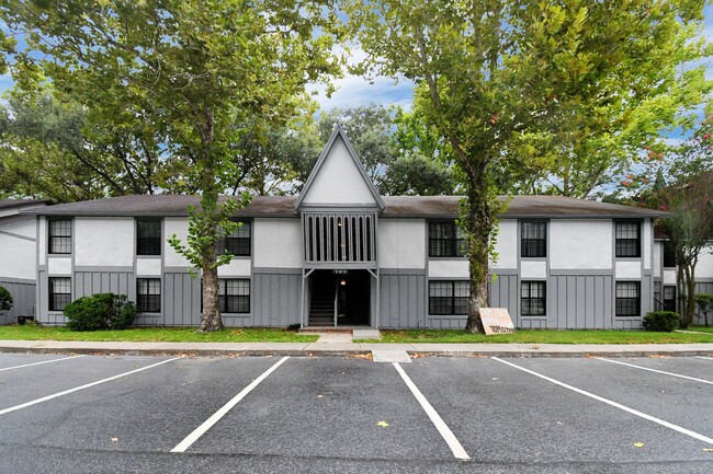 Building Photo - Gardenview Apartments