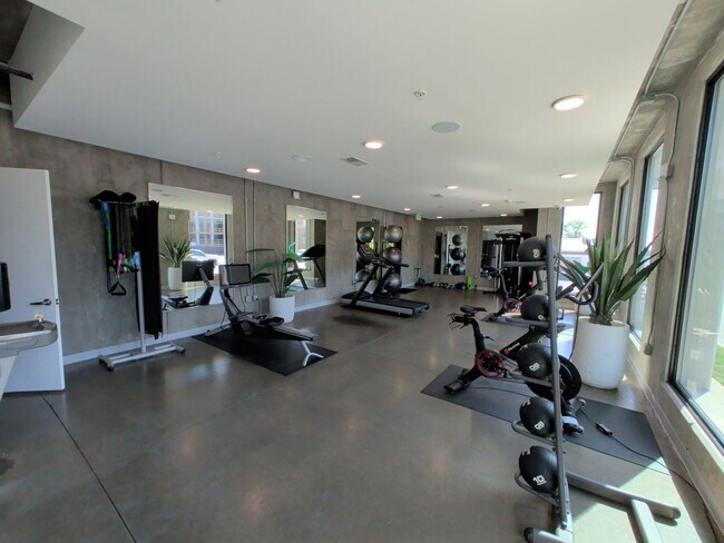 Foto del edificio - Spectacular Edgehill Condo!