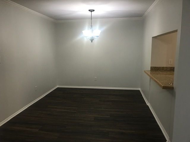 Building Photo - 1011 Woodland Village