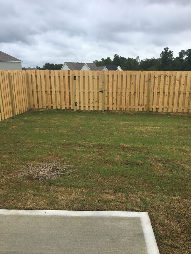Building Photo - 2 Bed/ 2 Bath Townhome - 7 Minutes from Fort Gordon!