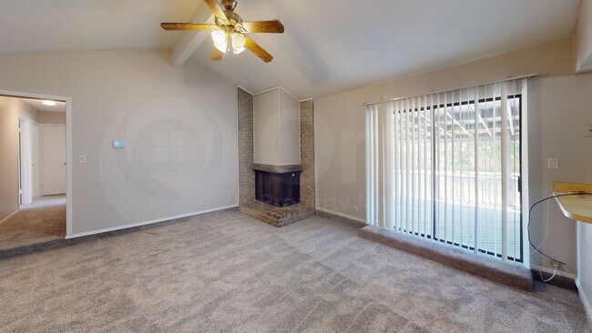 Building Photo - 910 Shenandoah Dr
