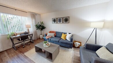 Living Area - Cambridge House Apartments