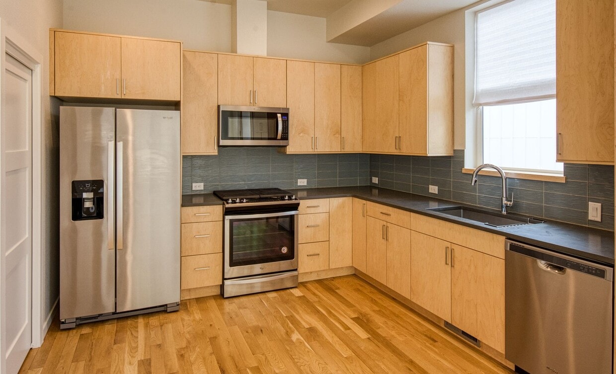 Bright and Modern 3-Bed, 3.5-Bath Home with Dual Primary Suites and Finished Basement - Bright and Modern 3-Bed, 3.5-Bath Home with Dual Primary Suites and Finished Basement
