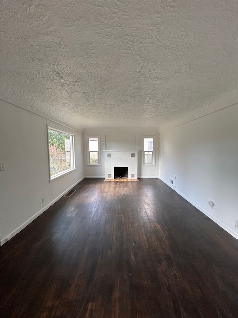 Building Photo - 321 S Bowdish Rd
