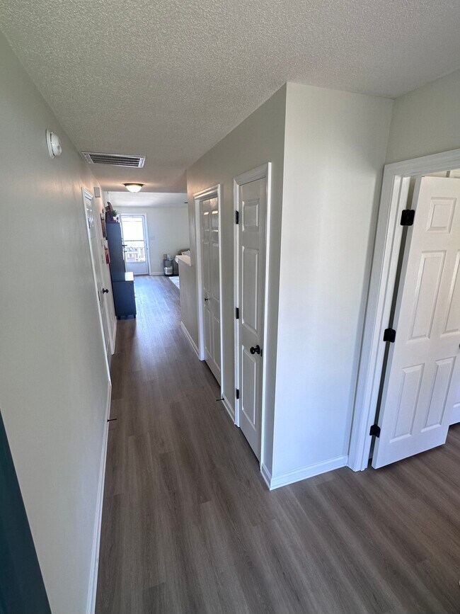 Foto del edificio - 8052 Intervale Way