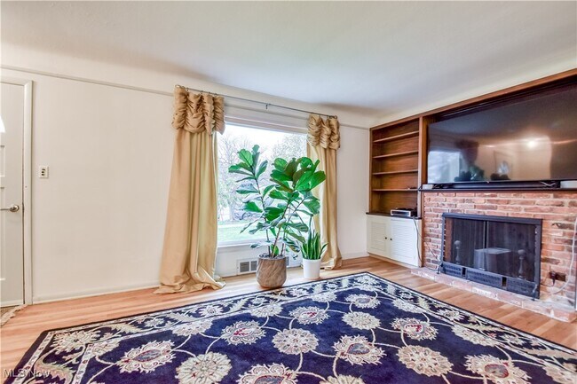 Foto del edificio - 5134 Harmony Ln