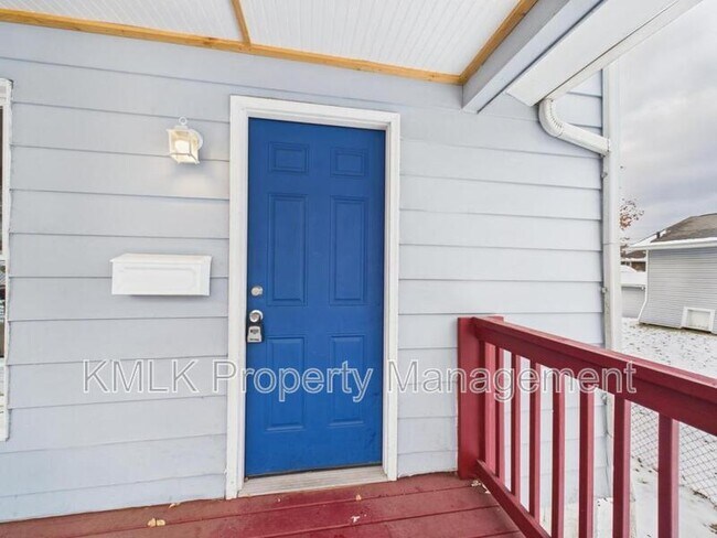 Foto del edificio - 594 Columbia Ave