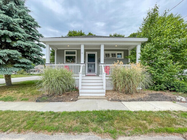 Building Photo - 49 Sprague St