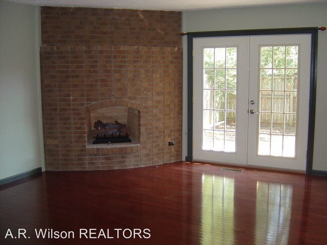 Foto del edificio - 2118 E Lakewood St