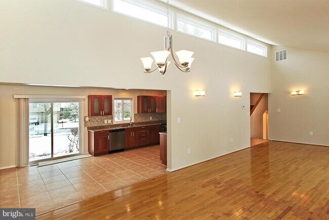 Foto del edificio - 9614 Tinsmith Ln