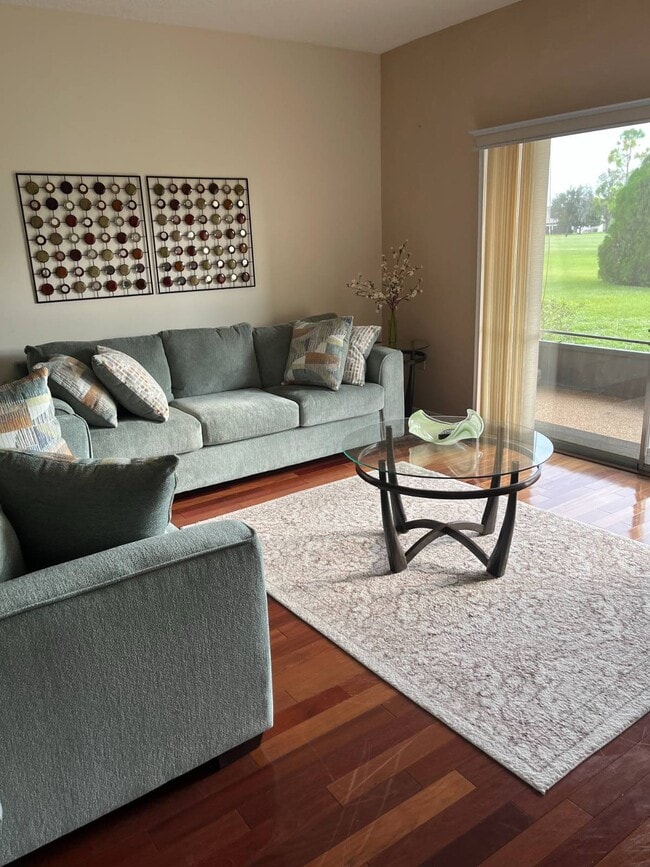 Building Photo - 3731 Edgewater Dr