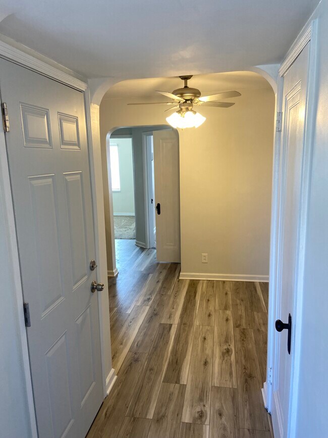 Foto del edificio - 530 Hadley Ave