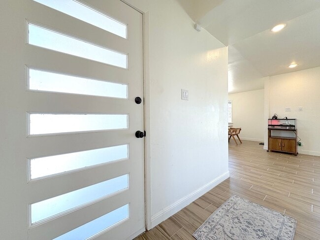 Building Photo - Northeast El Paso 4 Bed Refrig A/C!