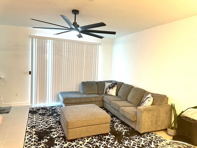 Foto del edificio - 379 SE Crossoak Ln