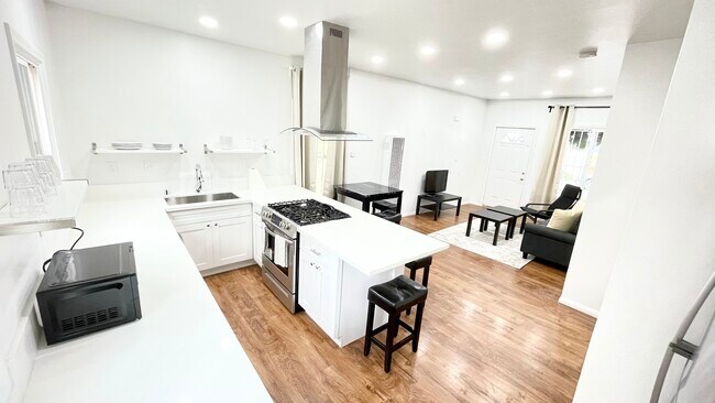 Plenty of Sunshine and open floor plan - 3621 Denker Ave
