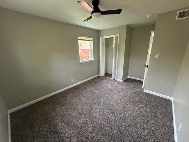 Building Photo - 3712 Noblitt Dr