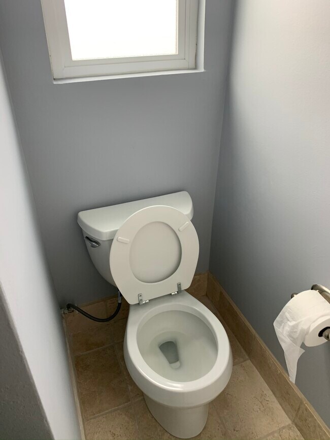 Foto del edificio - 8528 5th St