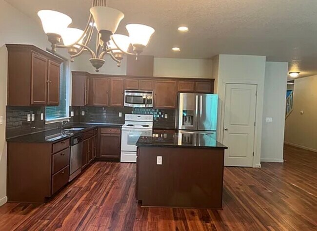 Foto del edificio - 3007 SW 176th Ave