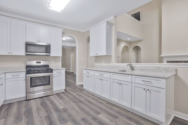 Building Photo - 2455 Arapaho Way