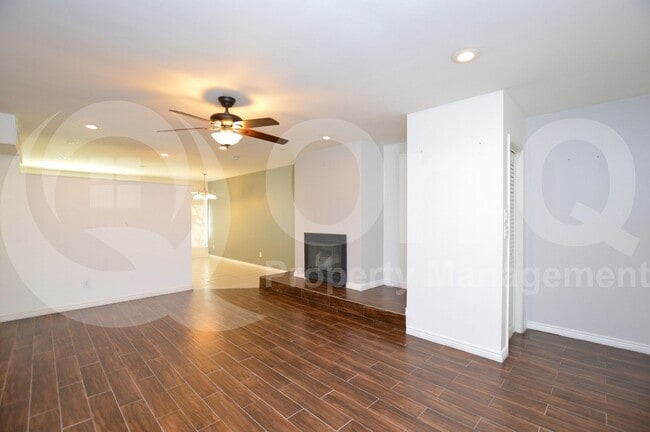 Building Photo - 2331 W Carson Dr