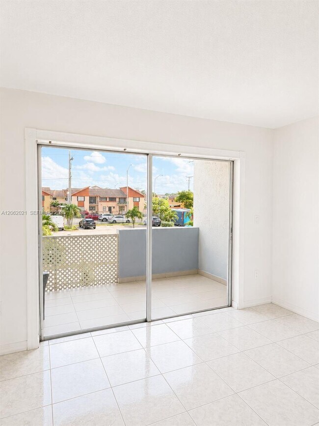 Foto del edificio - 6095 W 18th Ave