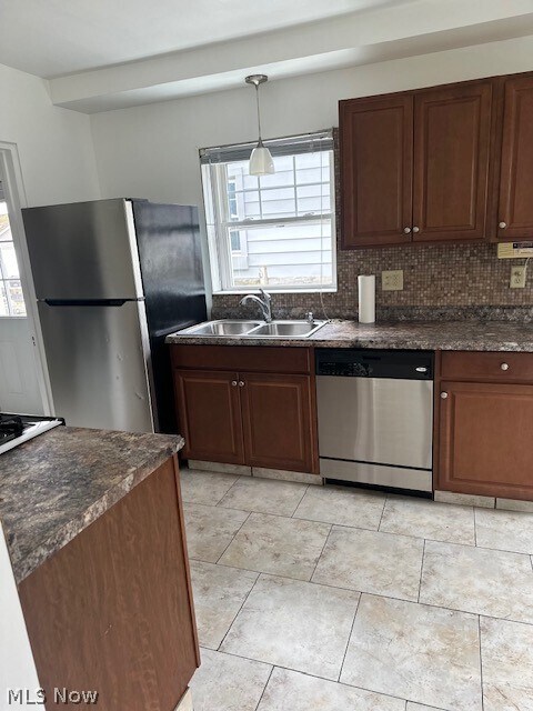 Foto del edificio - 799 Phoenix Ave