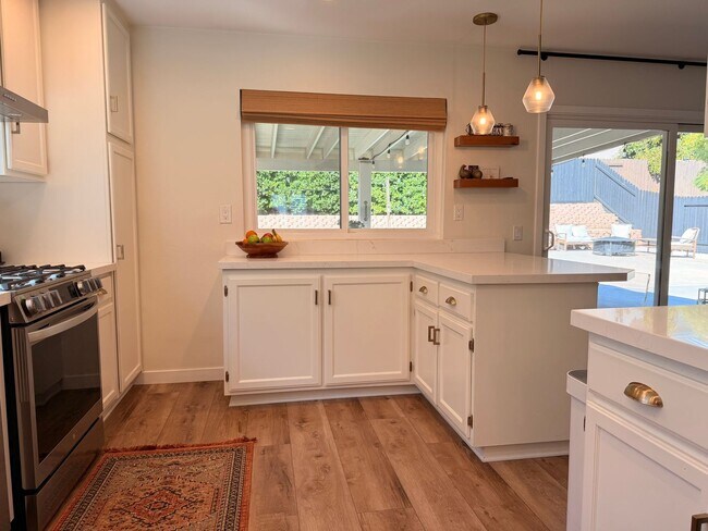 Building Photo - Nicely updated -one story home in Camarilo's desirable Mission Oaks Neighborhood