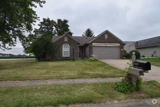 Building Photo - 1495 Hedge Ct