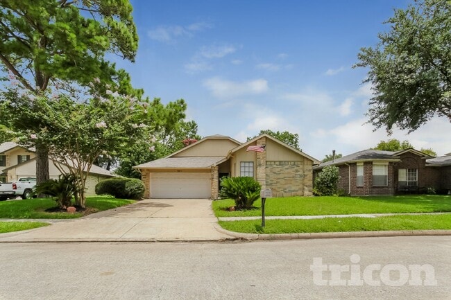 Building Photo - 7811 Bluff Trail Dr