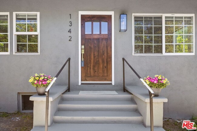 Foto del edificio - 1342 Mohawk St