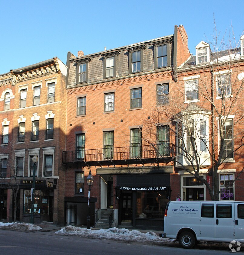 Building Photo - 133-135 Charles St