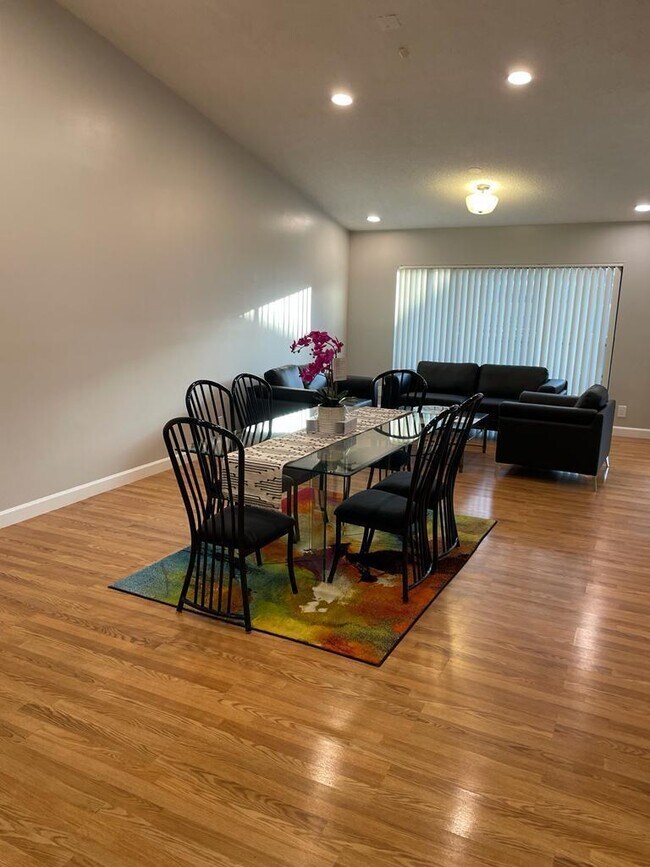 Building Photo - 7938 Villa Nova Dr