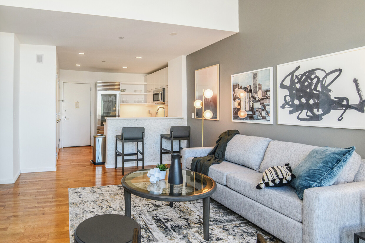 Foto principal - 320 W Illinois St