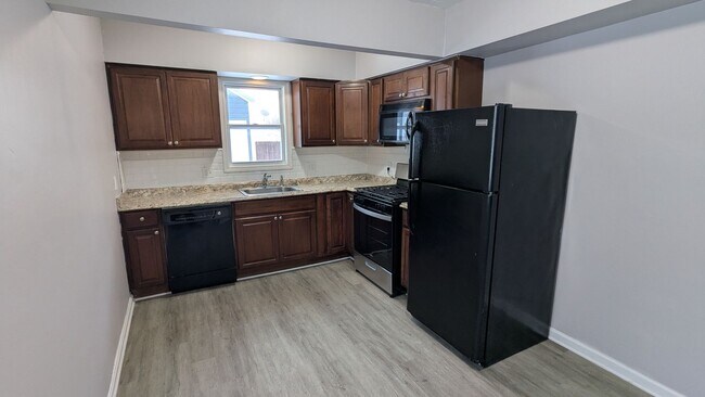 Foto del edificio - Newly renovated 3-bedroom, 1-bathroom home located in the vibrant city of Akron