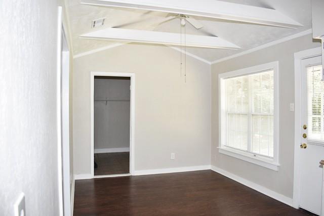 Building Photo - 748 W Redbud Dr
