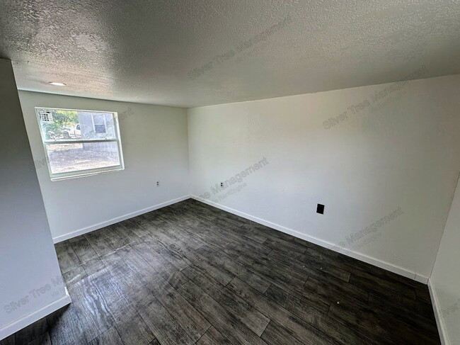 Building Photo - 260 Lark Meadow Dr