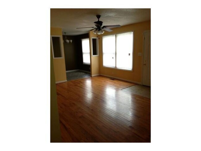 Foto del edificio - 3 Bedroom Home For Rent Near Post!