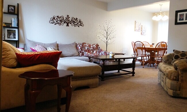 Área abierta con comedor - 12 Lynwood Ter