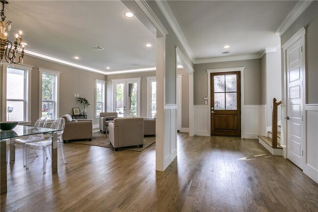 Building Photo - 6809 Woodland Dr