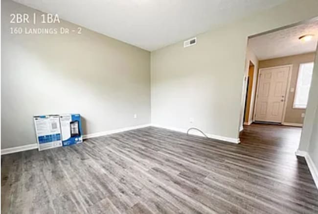 Building Photo - 160 Landings Dr