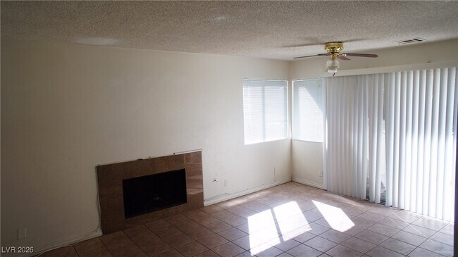 Foto del edificio - 5047 Spencer St