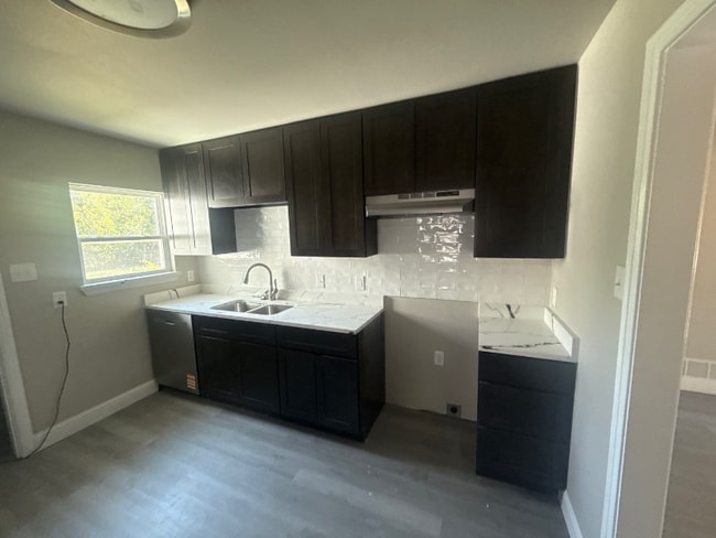 Foto del edificio - 506 NE 37th St