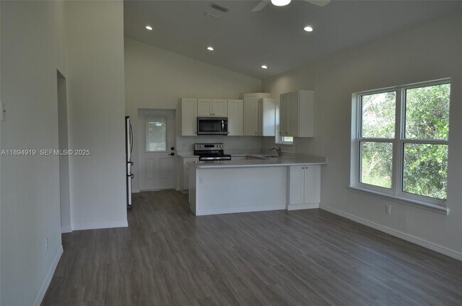 Foto del edificio - 4123 Mandarin Rd