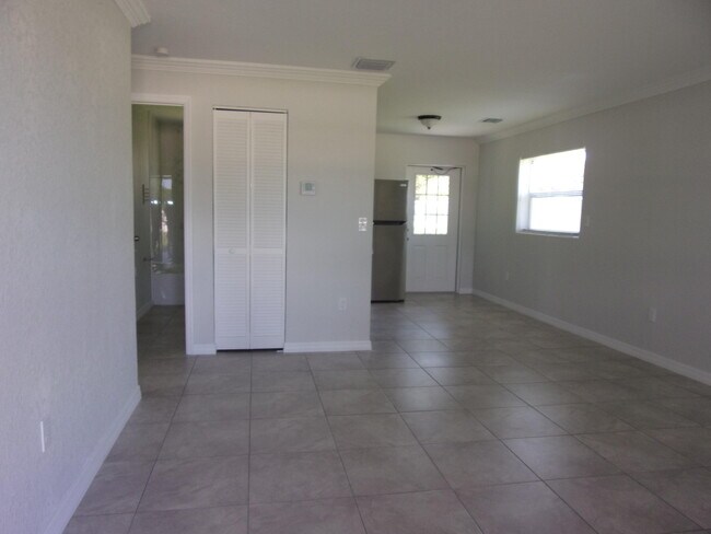 Foto del edificio - 4659 S 25th St