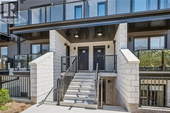 Building Photo - 410 Northfield Dr W